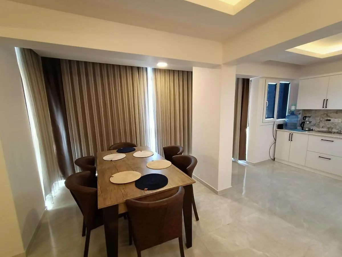 Flat For Rent At The City Center Of Kusadasi Appartement